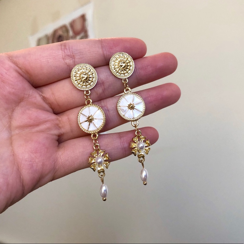 Baroque via the earring